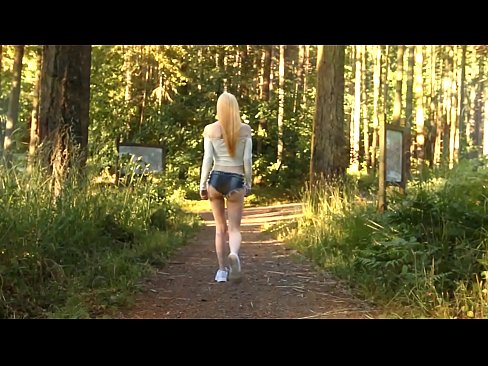 ❤️ Người phụ nữ xinh đẹp di chuyển chậm rãi, không phải video khỏa thân ☑  Sex video  tại chúng tôi  ❌
